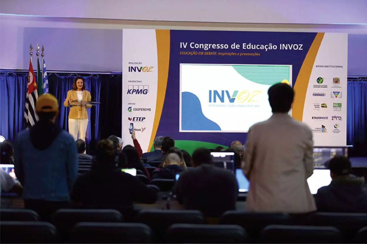 Congresso INVOZ de Educação inova e abre inscrições para professores e estudantes apresentarem projetos